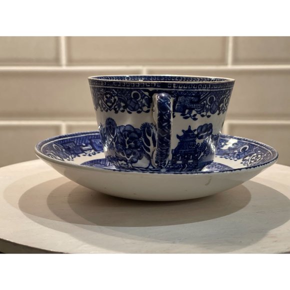 Old Willow Washington, Made in England Cup & Saucer - Picture 3 of 8